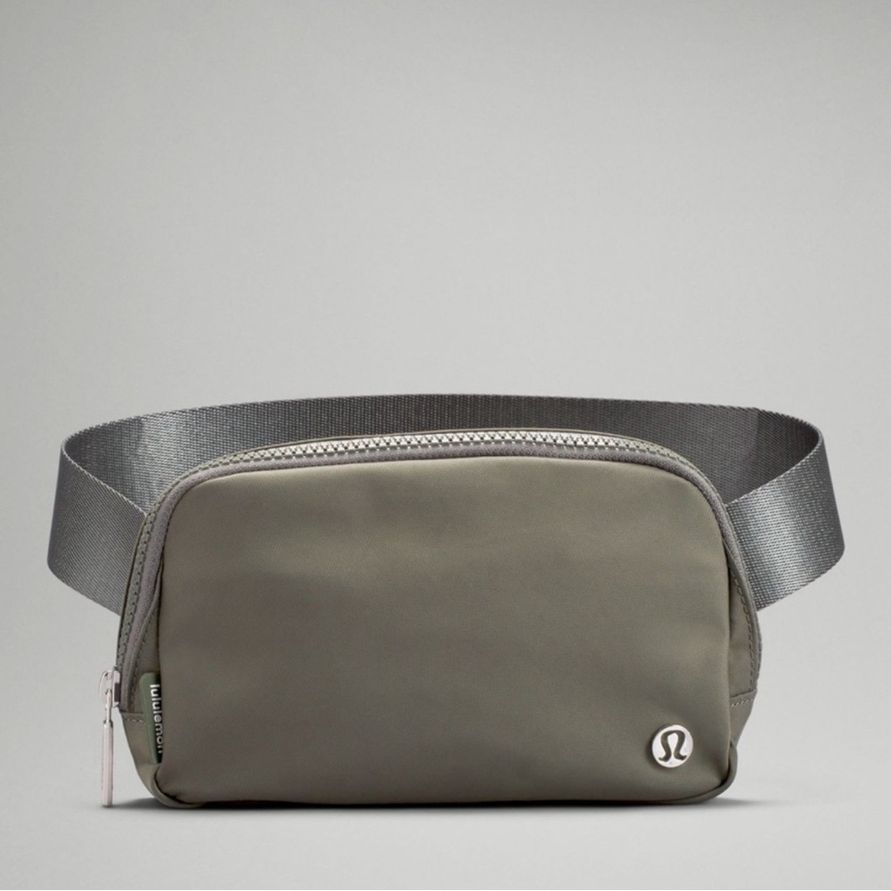Lululemon bag